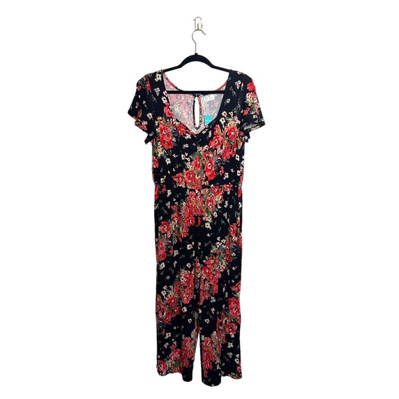 Maurices NWT Black & Red Floral Print Sweetheart Crop Jumpsuit Medium Women’s - Picture 2 of 14